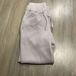 lululemon 
ON THE FLY 7/8 PANT 27" *WOVEN